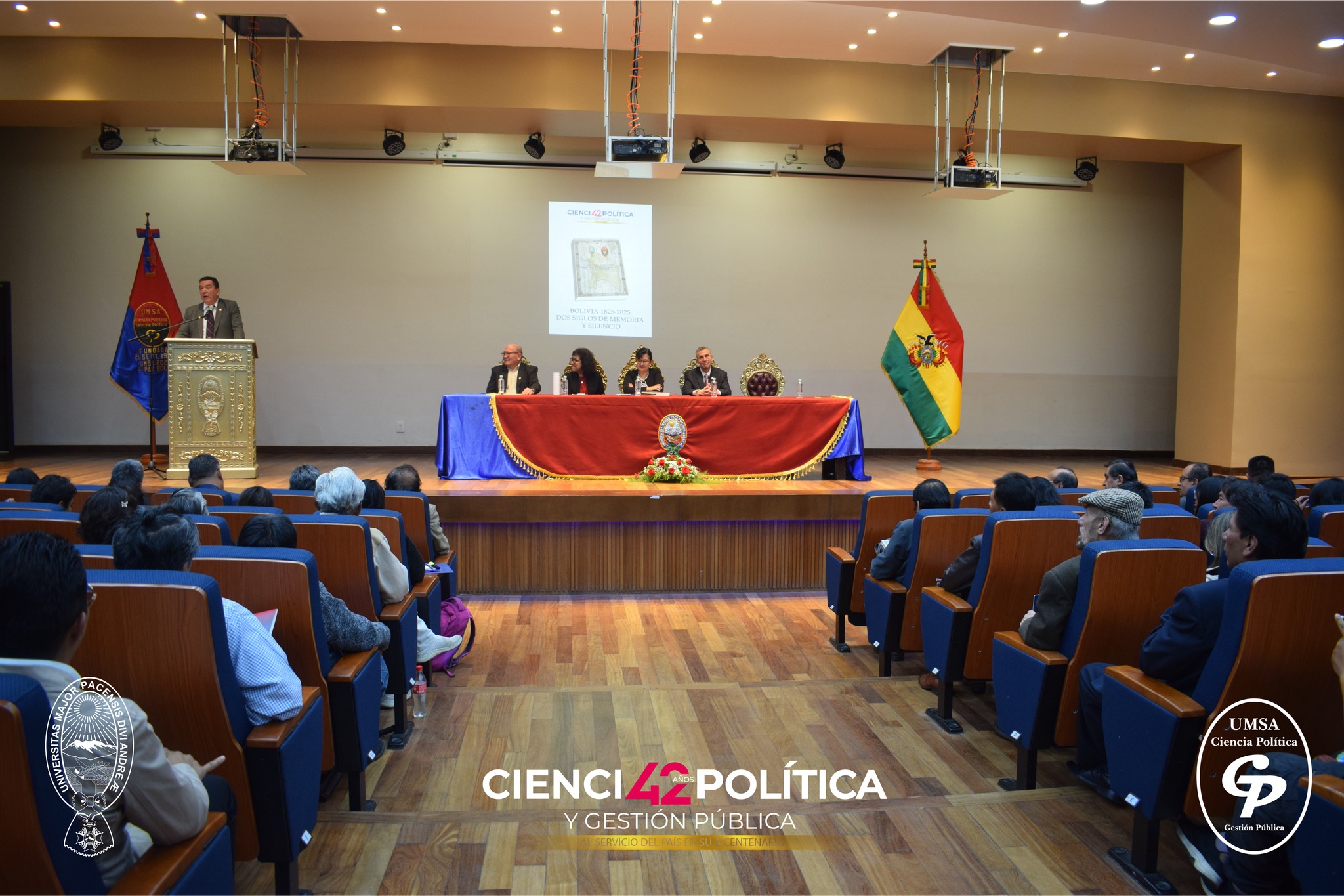 P𝗿𝗲𝘀𝗲𝗻𝘁𝗮𝗰𝗶𝗼́𝗻 𝗱𝗲𝗹 𝗹𝗶𝗯𝗿𝗼 “𝗕𝗼𝗹𝗶𝘃𝗶𝗮 𝟭𝟴𝟮𝟱–𝟮𝟬𝟮𝟱: 𝗗𝗼𝘀 𝗦𝗶𝗴𝗹𝗼𝘀 𝗱𝗲 𝗠𝗲𝗺𝗼𝗿𝗶𝗮 𝘆 𝗦𝗶𝗹𝗲𝗻𝗰𝗶𝗼